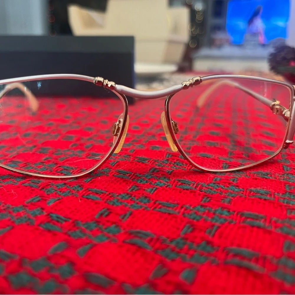 Vintage women’s Gold Metal Frames Glasses